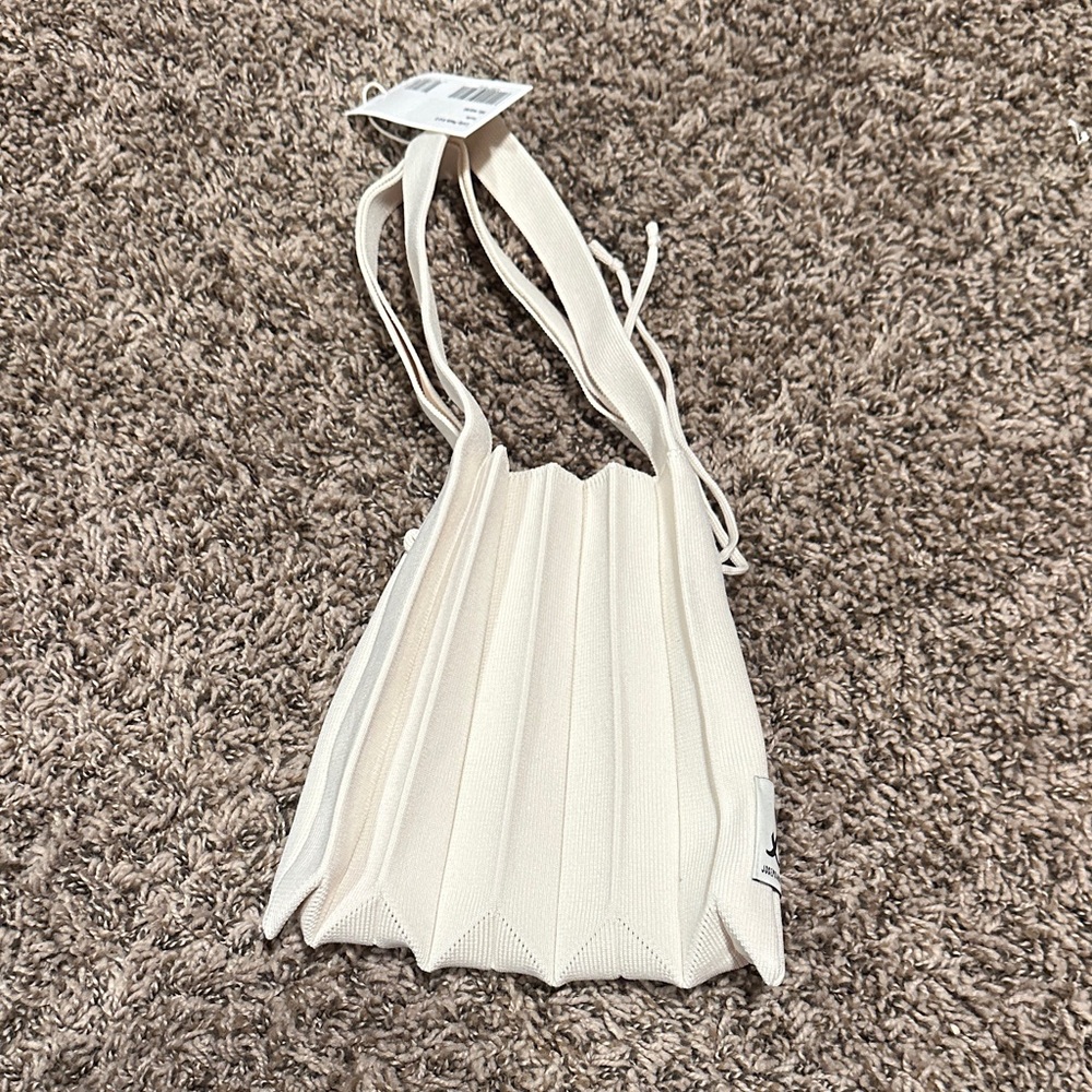Elegant Cream Pleated Shoulder Bag